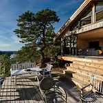 בית נופש Live In Treetops With Fjord View