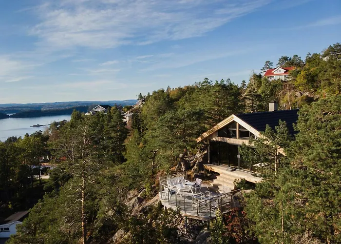 Hébergement de vacances Live In Treetops With Fjord View *