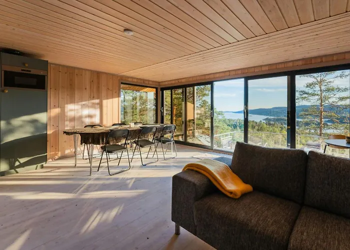 Live In Treetops With Fjord View Hébergement de vacances