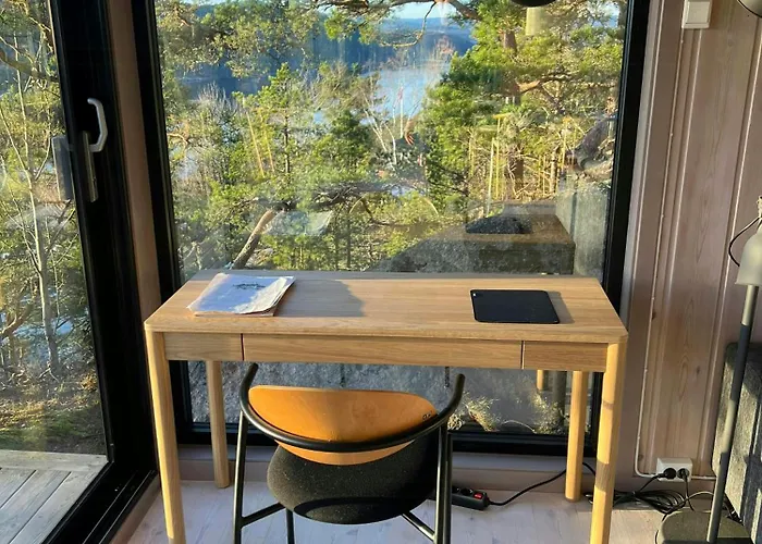 Live In Treetops With Fjord View Hébergement de vacances *