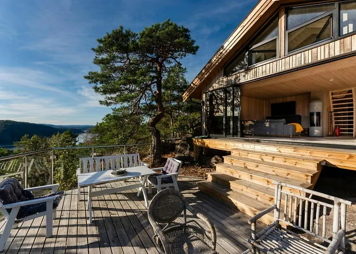 Hébergement de vacances Live In Treetops With Fjord View