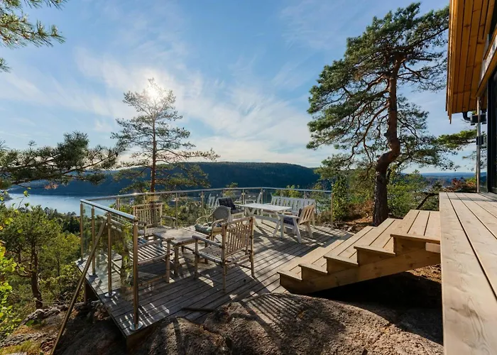 Live In Treetops With Fjord View Hébergement de vacances *