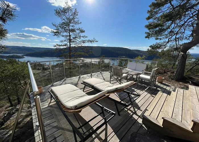 Live In Treetops With Fjord View Hébergement de vacances *