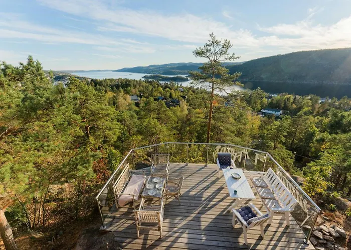 Hébergement de vacances Live In Treetops With Fjord View